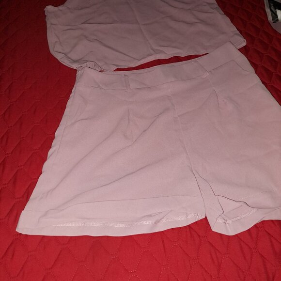 Halter Top & Roll Hem Belted Shorts Size XLarge *TWO PIECE SET* NEVER WORN - Picture 5 of 6